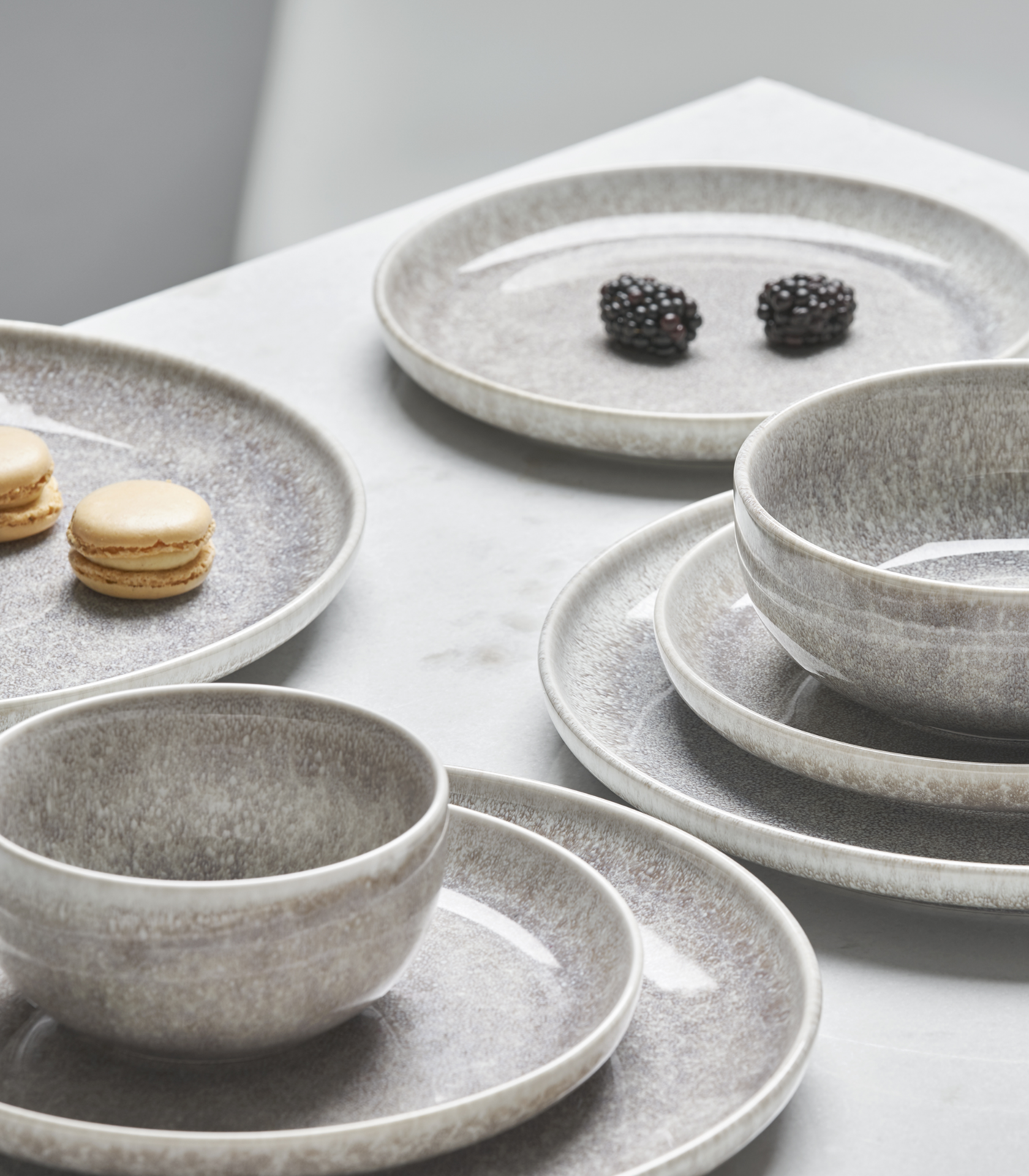 Grey Mood – Elegantes graues Geschirr